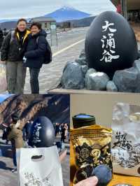 The Black Eggs Of Owakudani de Japan.