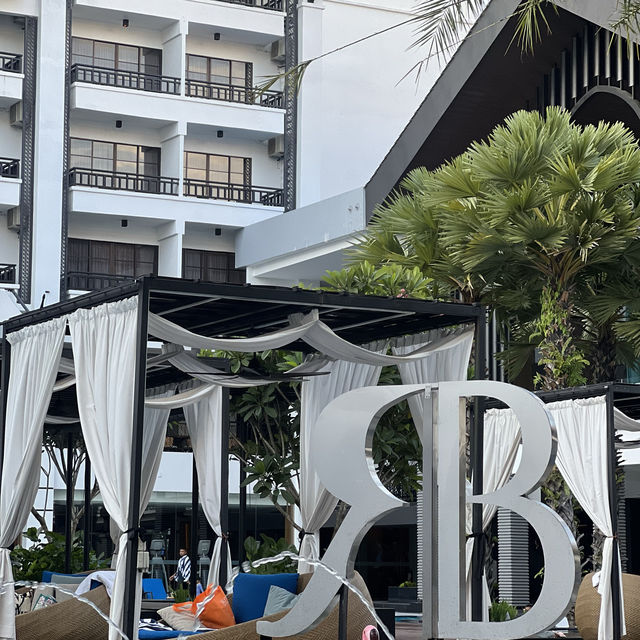 The hotel design is beautiful and worthy of its 5 star rating.