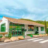 Olivia view Se's Cafe 