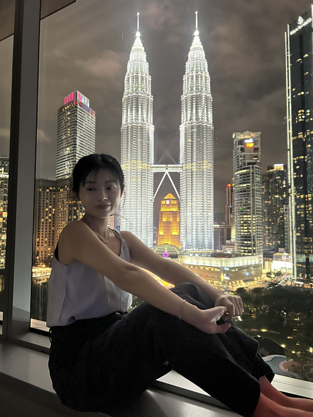쿠알라룸푸르 랜드마크 트윈타워 정면뷰 호텔 ’Traders Hotel Kuala Lumpur‘