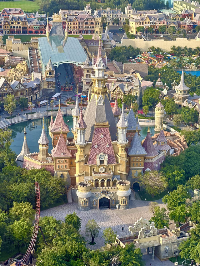 Meet Vietnamese Disneyland 😍🎡