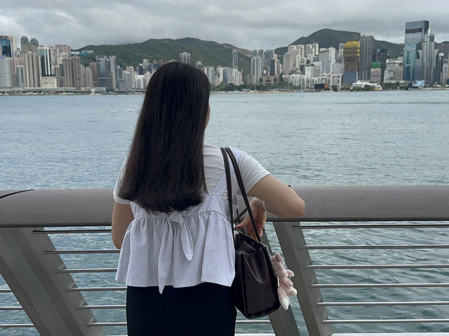 🎬 香港尖沙咀星光大道 - 映画の魔法と美景が交差する場所*🌟