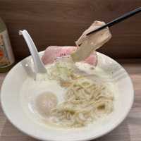 太子拉麵界新貴．泡沫系豚雞白湯
