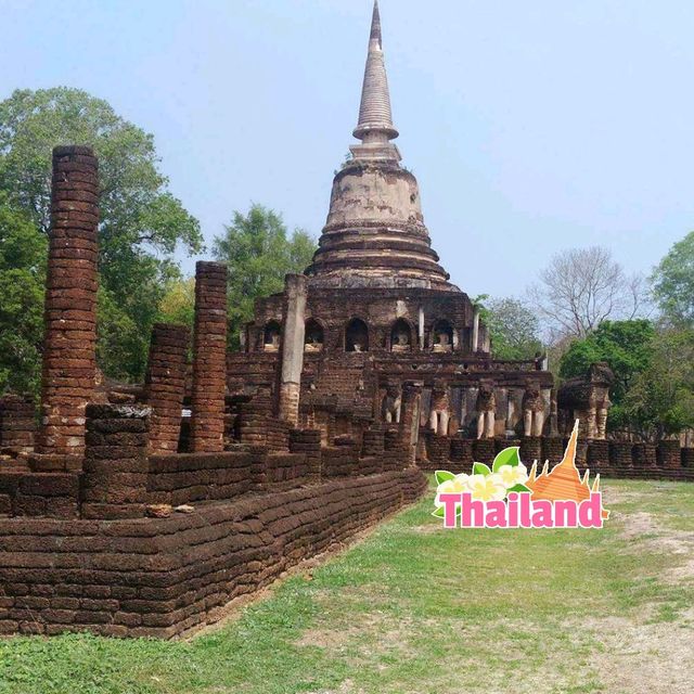 ชมเมืองโบราณ ที่อุทยานประวัติศาสตร์กำแพงเพชร