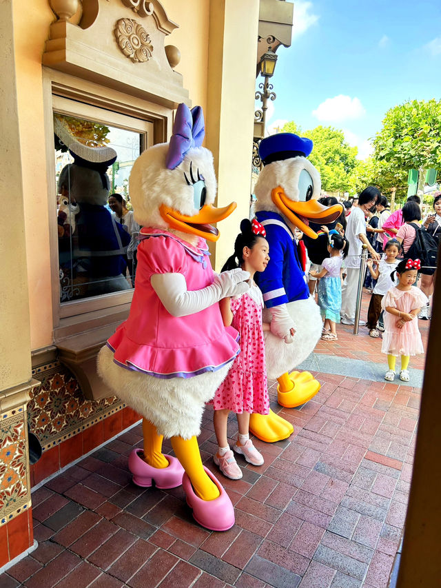 A Simple Guide to Shanghai Disneyland