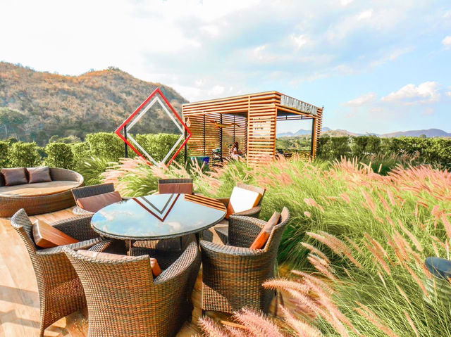 นอนรถบ้านสไตล์ glamping เขาใหญ่