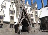 Three Broomsticks ร้านอาหารโซนแฮร์รี่ พอตเตอร์ 