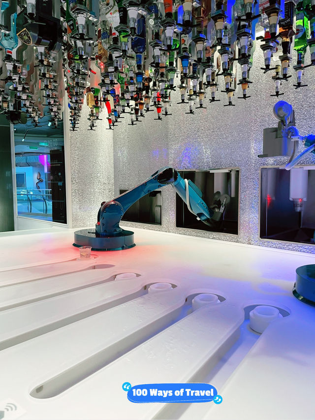 🍸 Bionic Bar