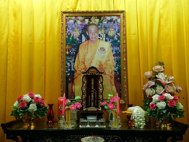 วัดโลกานุเคราะห์  เยาวราช