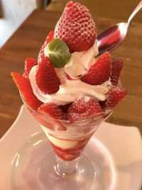 【福岡カフェ】BIGサイズの季節のパフェが美味しかったカフェ🍓