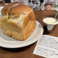 【東京・池袋】焼きたてパンが食べ放題？！パンとトリュフオムレツが食べられるお店🍞🤍