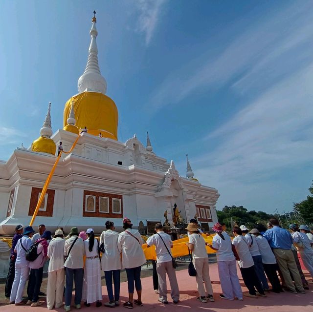 พระบรมธาตุนาดูน มหาสารคาม
