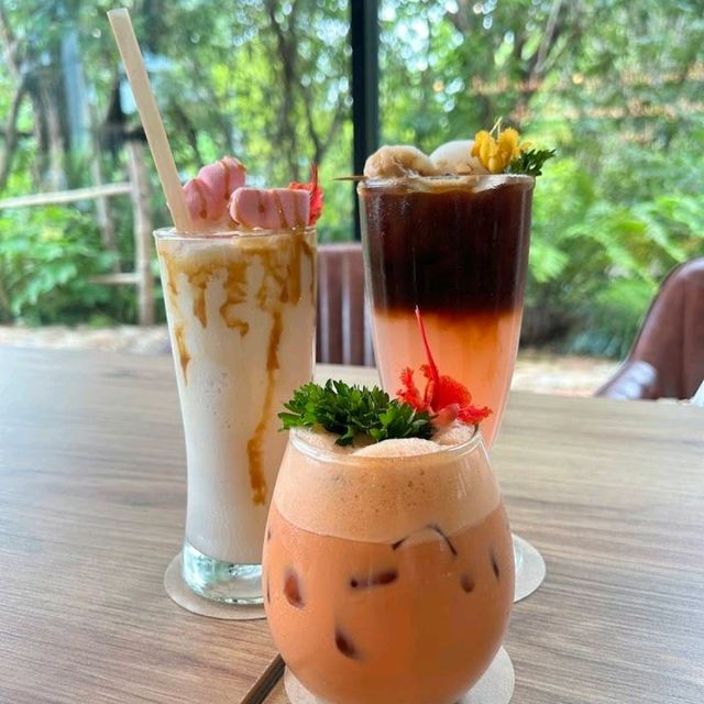 🌺 𝐀𝐨𝐦𝐤𝐨𝐝 𝐂𝐚𝐟𝐞 &  𝐁𝐢𝐬𝐭𝐫𝐨 🍀