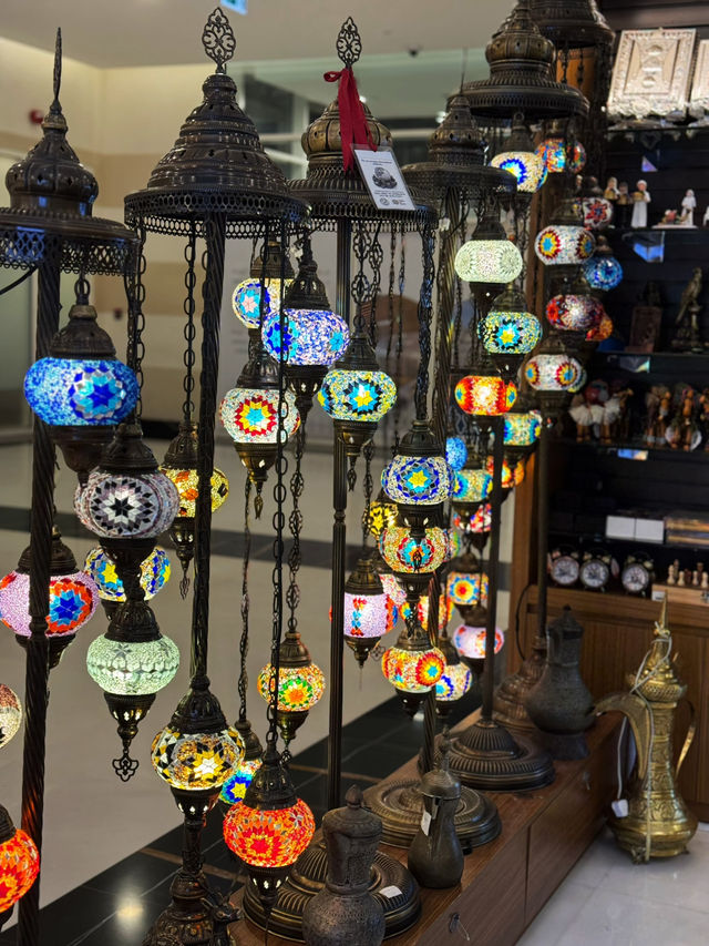 🚶🏻‍♂️ Souvenir Shop by the Mosque