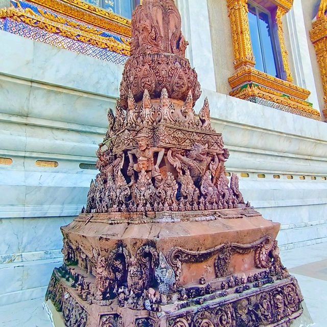 สักการะพระยืน หลวงพ่อโต วัดอินทร์