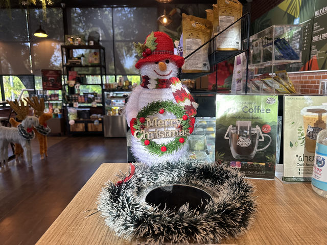 คาเฟ่อะเมซอน ธีมคริสต์มาส น่ารักต้อนรับลมหนาว ❄️☃️
