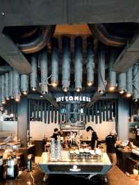Bottomless Flagship Store คาเฟ่สนามบินน้ำ 