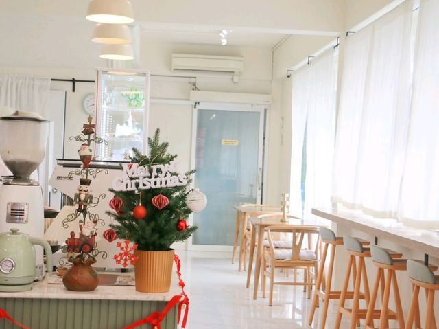 เที่ยวคาเฟ่ White Beam