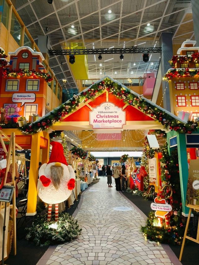Soaking in the Christmas Magic at IPC Mall: A Solo Trip to Remember Soaking in the Christmas Magic at IPC Mall: A Solo Trip to Remember