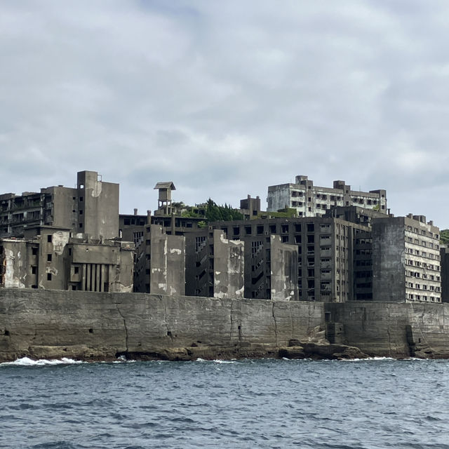 廢墟中的歷史沉重感：軍艦島