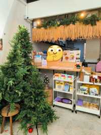 A Perfect New Year Gathering Spot: 2046 Café
