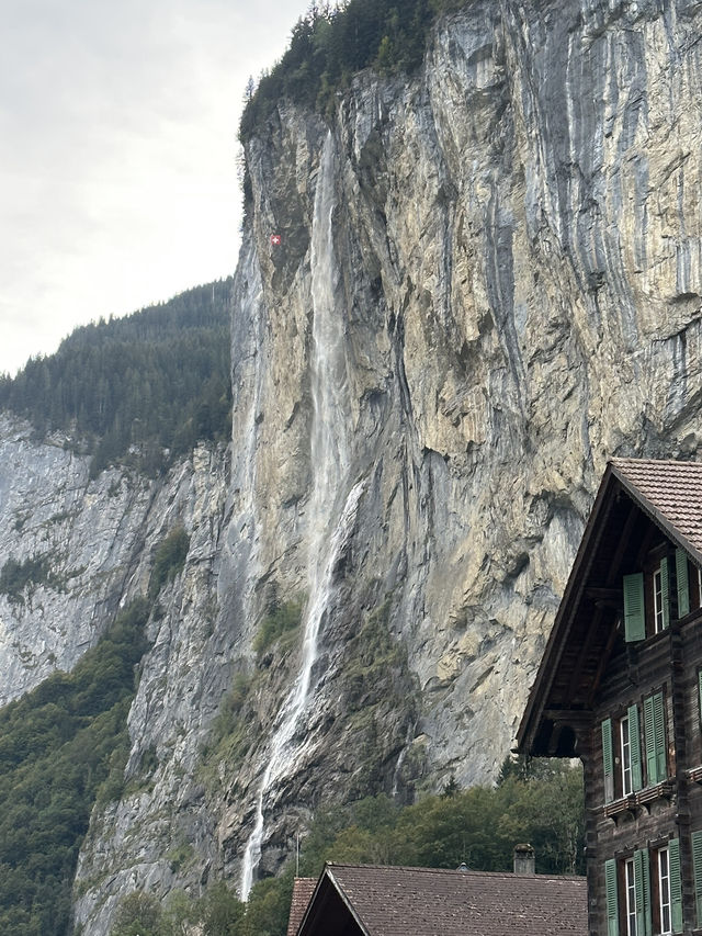  Discover the Fairy-Tale Beauty of Lauterbrunnen Valley in Switzerland