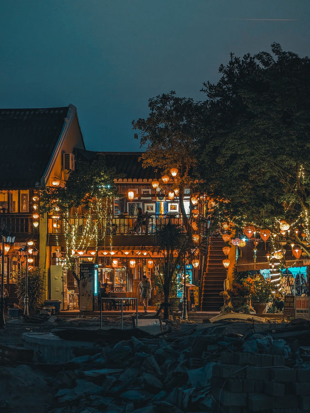 Nighttime Hoi An – the city of lanterns and magic