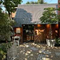 Ellen Cafe House 