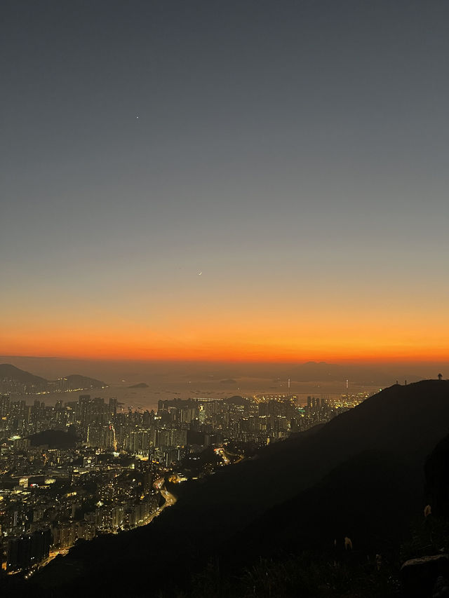 震撼的獅子山之日落🌅，讓人流連忘返的夜景🌃