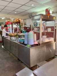 ก๋วยเตี๋ยวเนื้อย่านถนนพระอาทิตย์