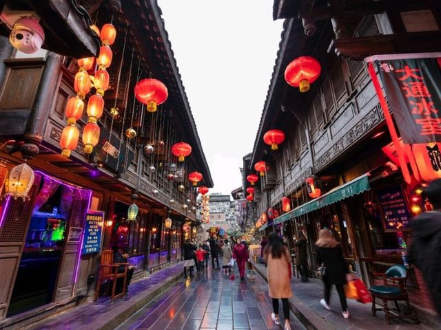 Chengdu: The Heart of Sichuan and a Taste of Tradition