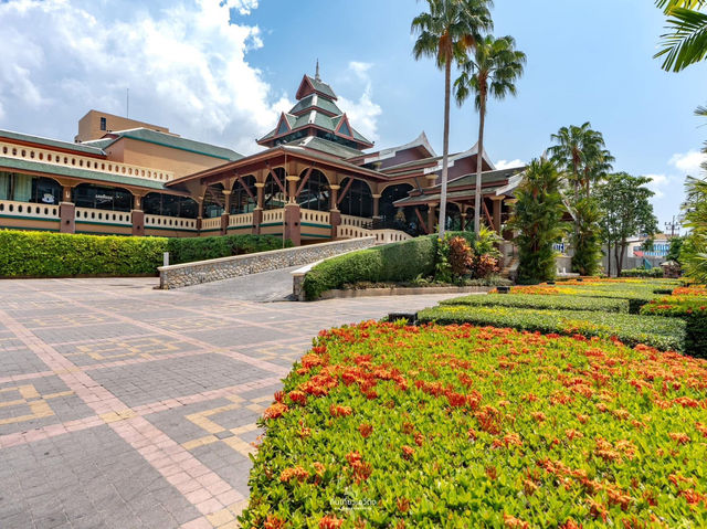 รีสอร์ท 4 ดาวใกล้ป่าตอง ที่สระว่ายน้ำใหญ่ที่สุด