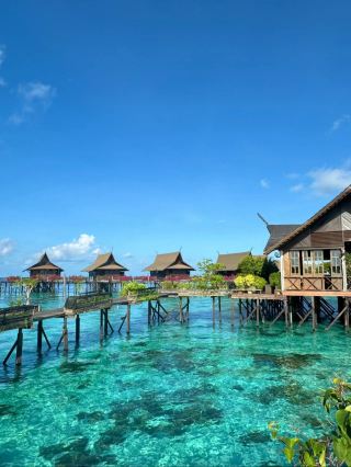 🌊 Kapalai Resort – A Paradise on Water in Sabah, Malaysia! 🏝️