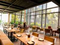 ร้านอาหารไทยต้นตำหรับแท้ๆ ที่เรือนนพเก้า