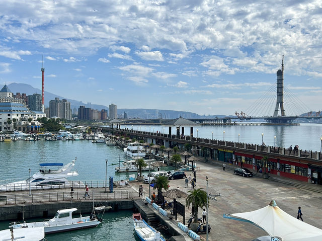 📚☕ A Lazy Genius’s Guide to Tamsui Fisherman Wharf: Books, Brews & Sea Views