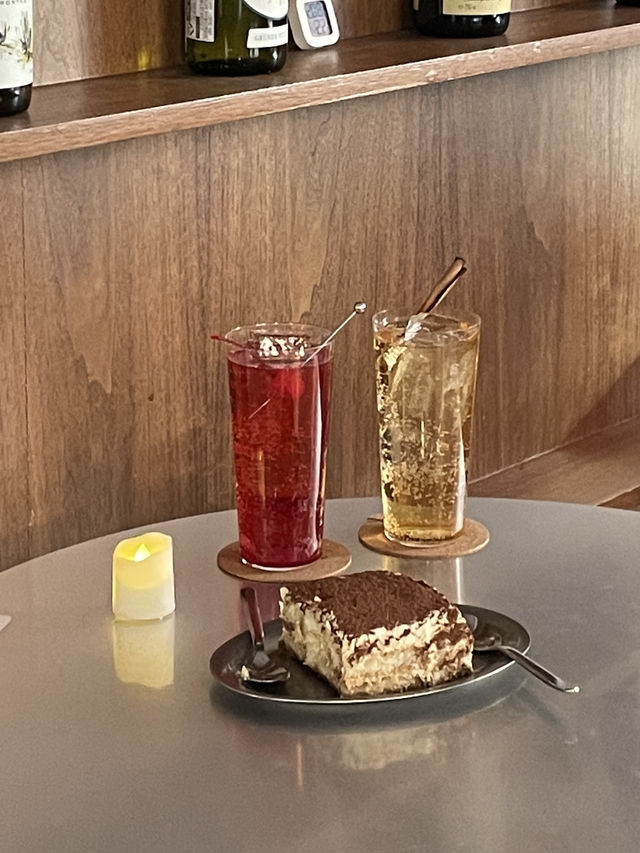 雰囲気が異常..前回の渡韓の時絶対行こうと決めてた"komfy"🍷