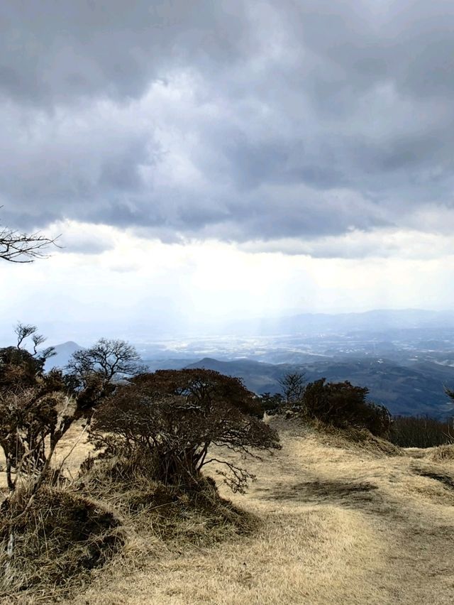 陰雨下別府纜車上山頂