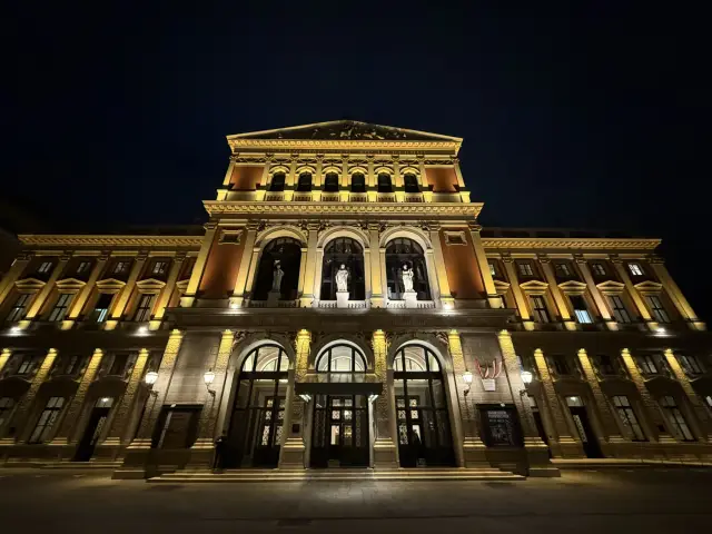Vienna's Golden Hall