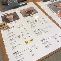 コーヒースタンドに併設されたギャラリーが可愛すぎる！