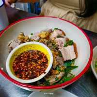 นายต้มต้มเลือดหมู ตลาดเกษตร