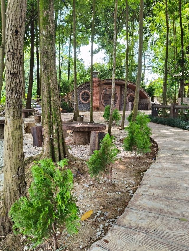 🧙 An Unexpected Journey in Putrajaya: Finding Bilbo’s House in Malaysia