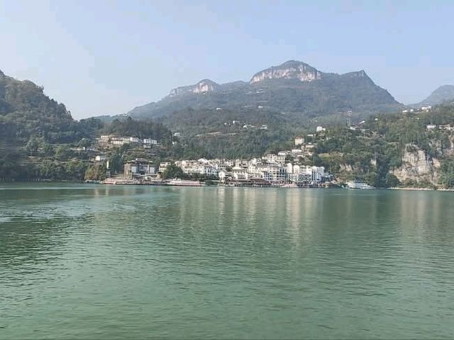 兩壩一峽遊船在葛洲壩體會一下水漲船高的感覺