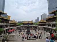 พาชมวัดโบราณเก่าแก่ของเซี่ยงไฮ้ Longhua Temple