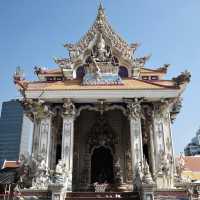 "วัดสวยสุด UNSEEN ย่านพระราม 3"