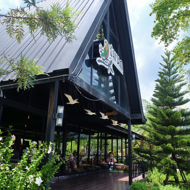 ชมนก cafe & Restaurant นครนายก