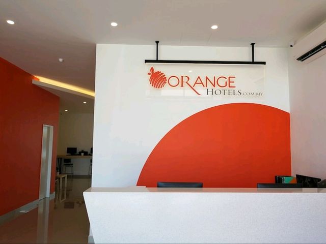 "1 Orange Hotel Sepang:The Budget Pit Stop Near KLIA"