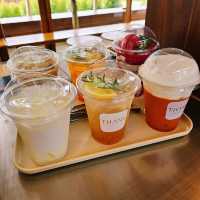 THANK cafe & bistro : คาเฟ่สไตล์มินิมอล
