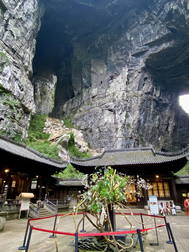 ต้องไปเห็นด้วยตาเนื้อ=>อุทยานหลุมฟ้าสามสะพานสวรรค์