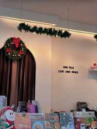 คาเฟ่ Une Fille Café And Space