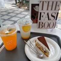 New Day Cafe Bakery Space อ่างทอง